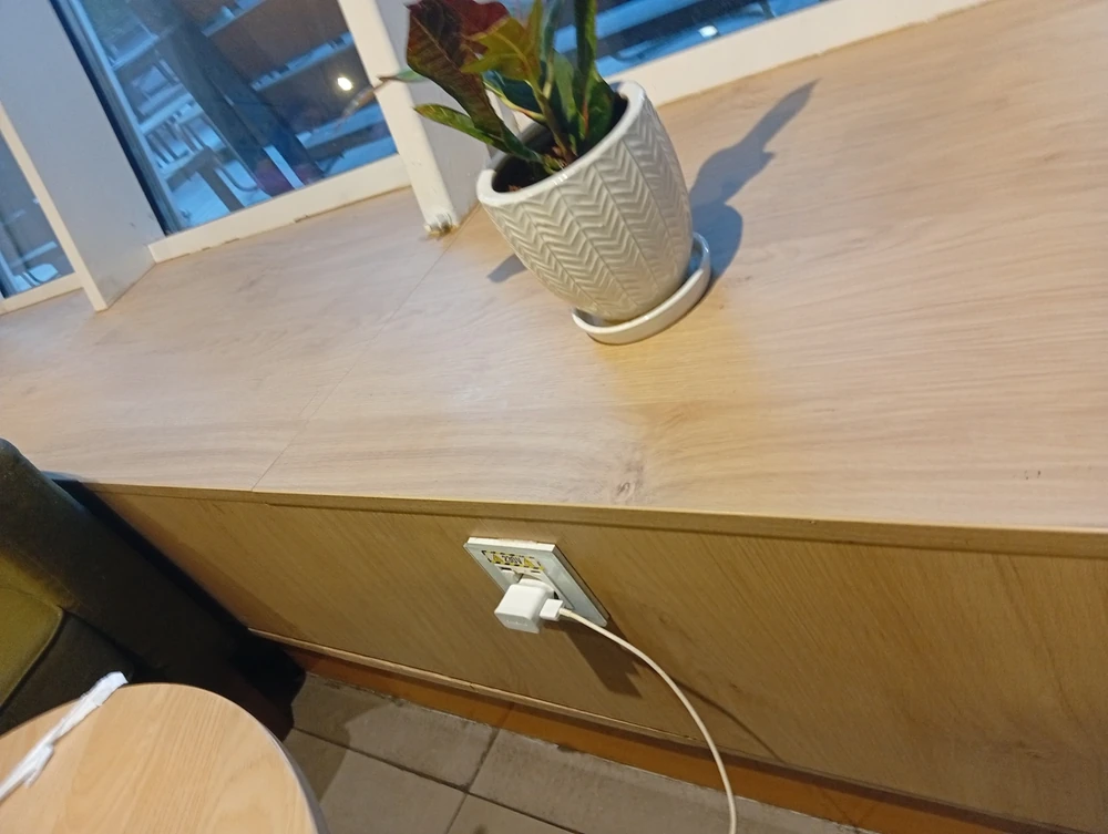 Power sockets at the seats