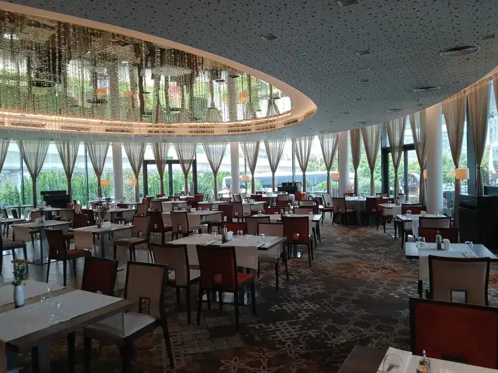 Eclipse restaurant, where breakfast is served